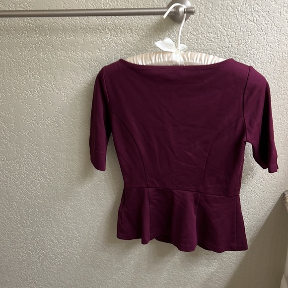 Beautiful blouse - Picture 2 of 3